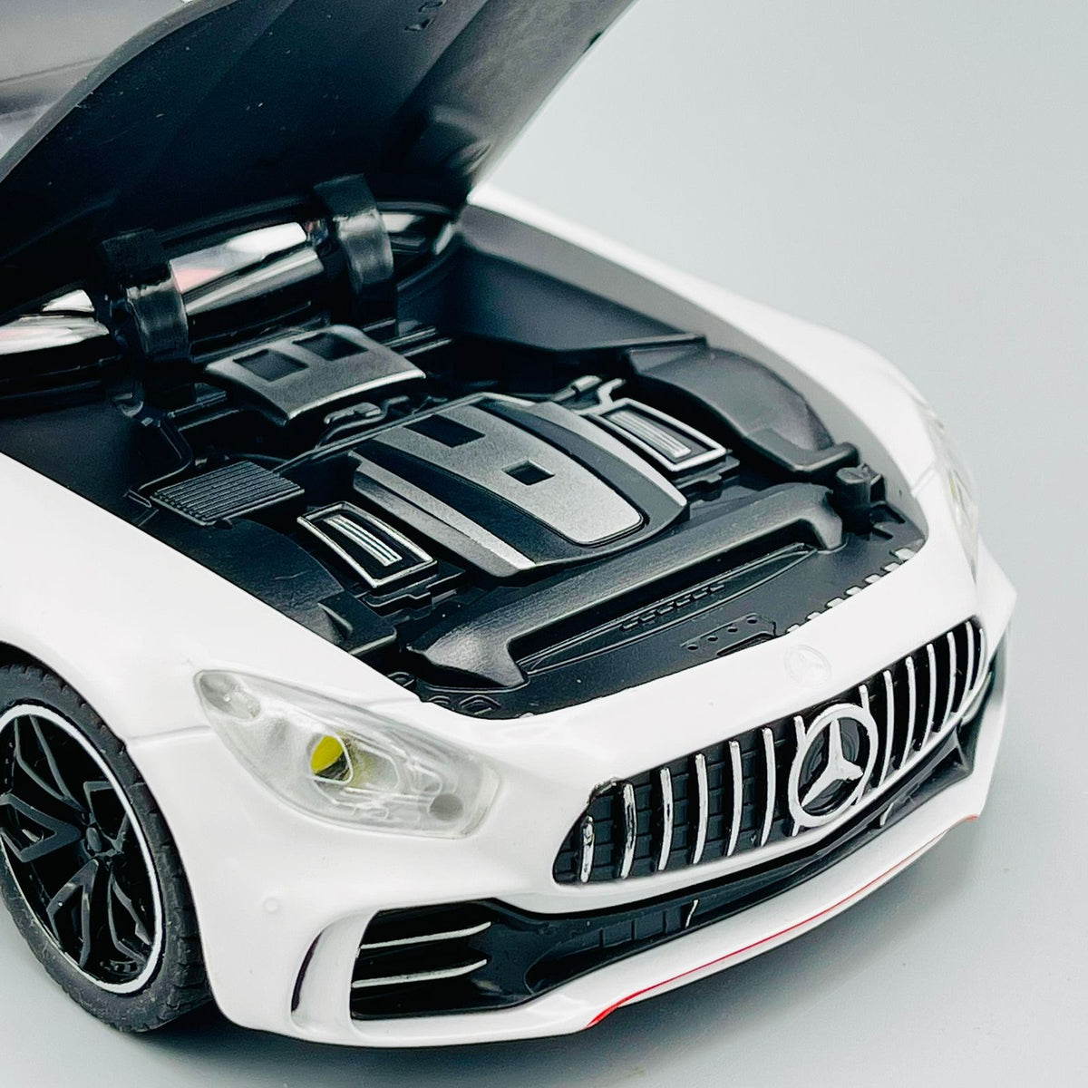 Diecast Mercedes Benz AMG GTR