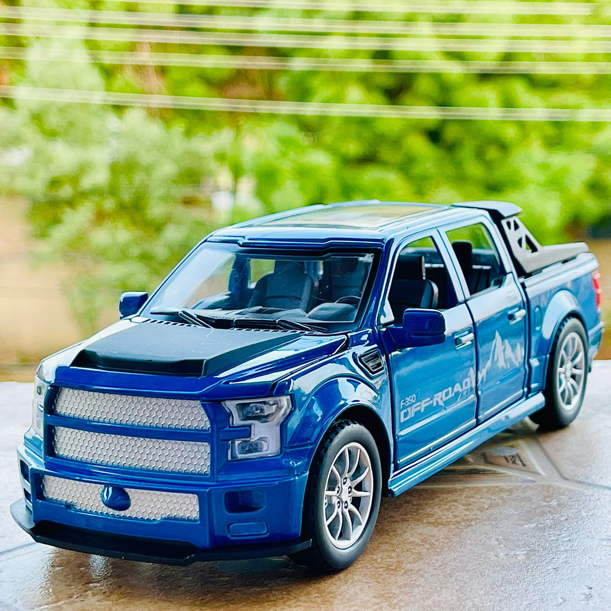 Diecast Ford Raptor Off Road Pick up Truck