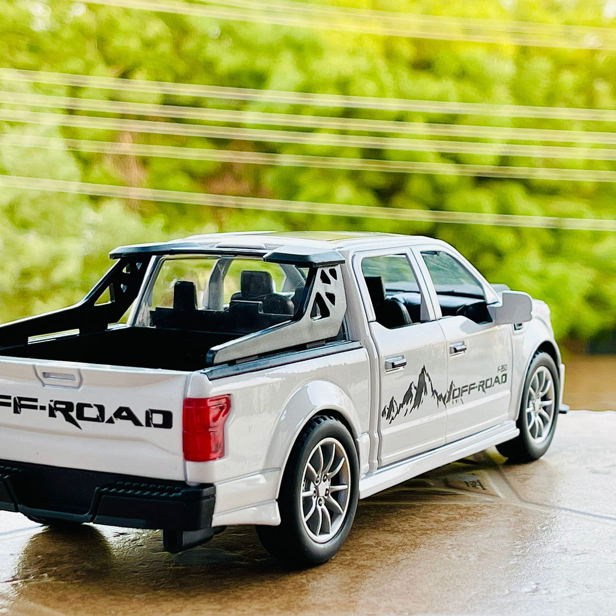 Diecast Ford Raptor Off Road Pick up Truck