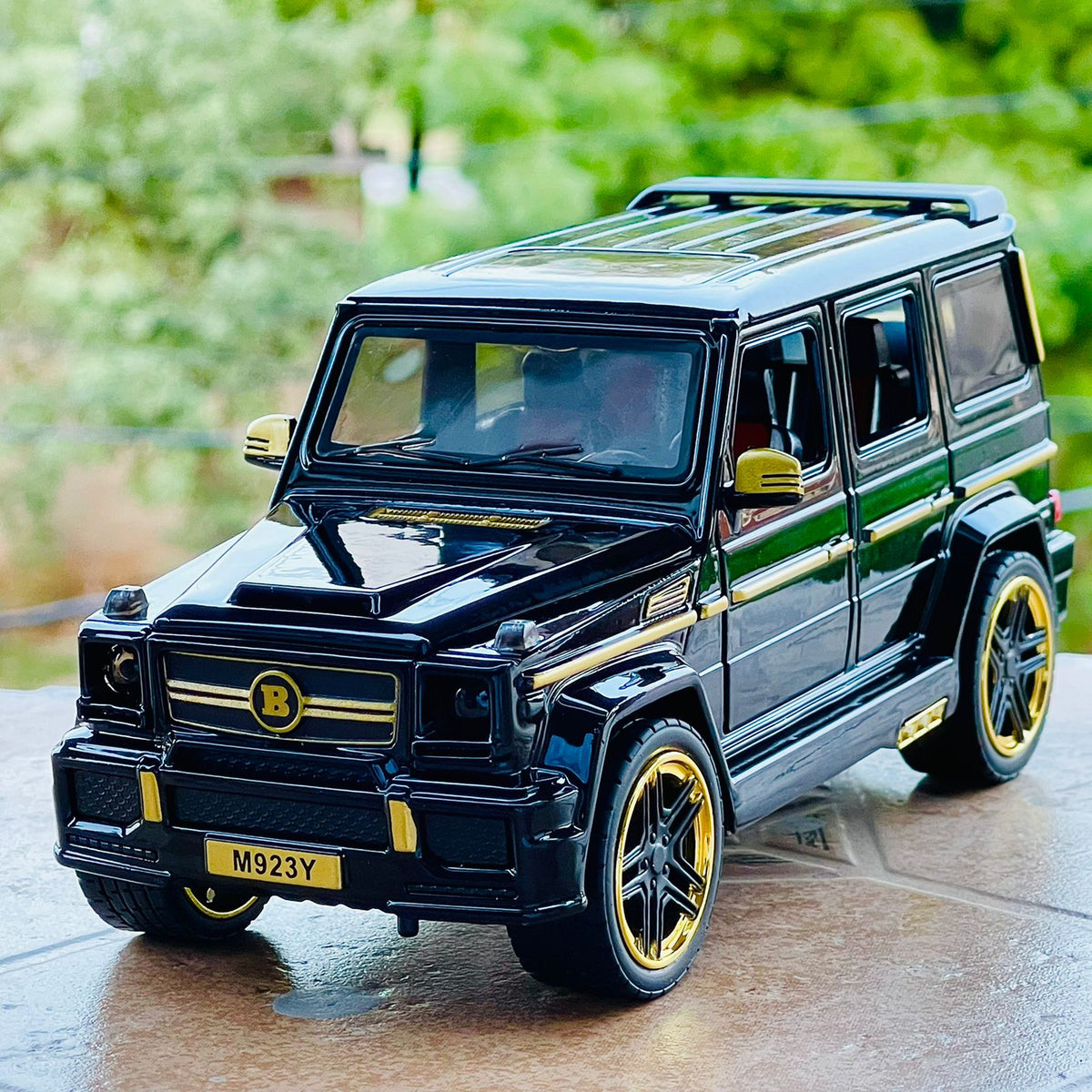 Diecast Mercedes Benz AMG G65
