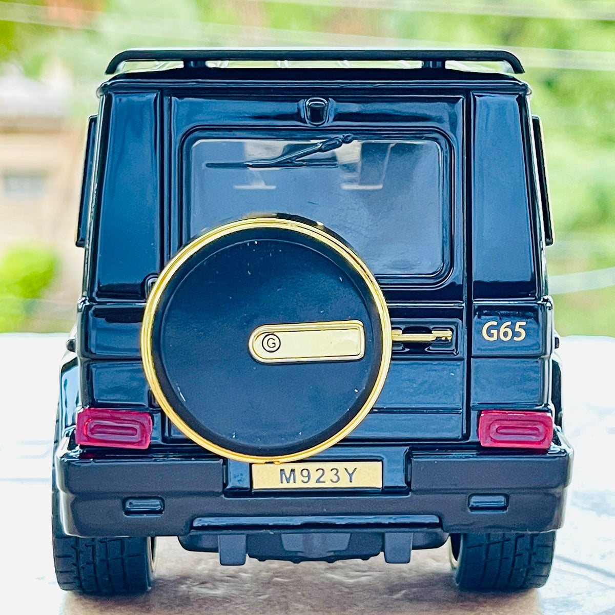 Diecast Mercedes Benz AMG G65