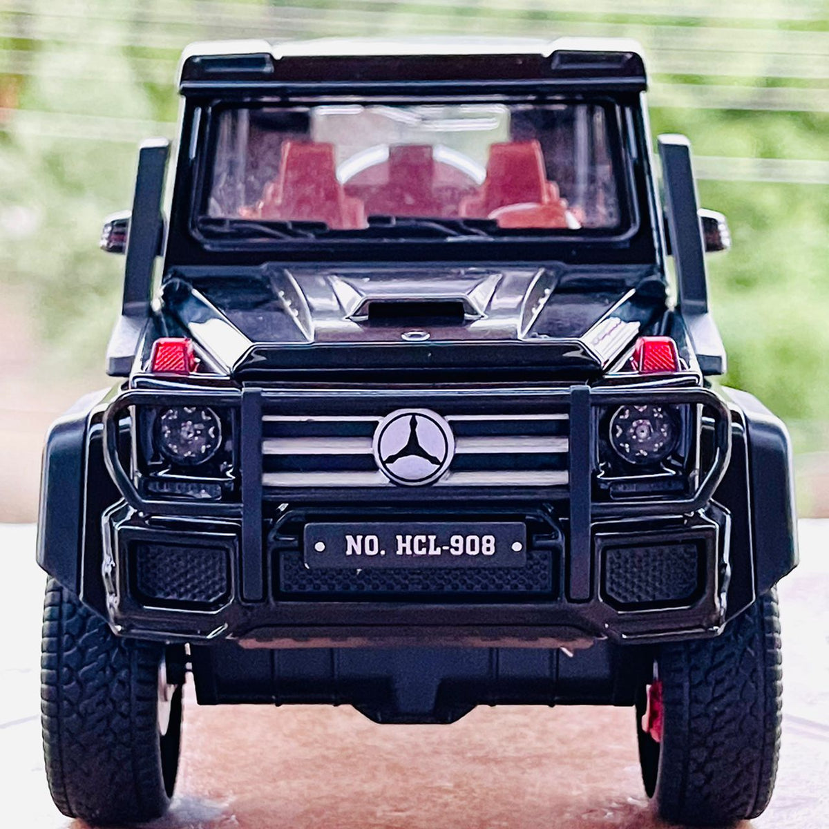 1:22 Scale Diecast Mercedes Benz G400D V12 Turbo