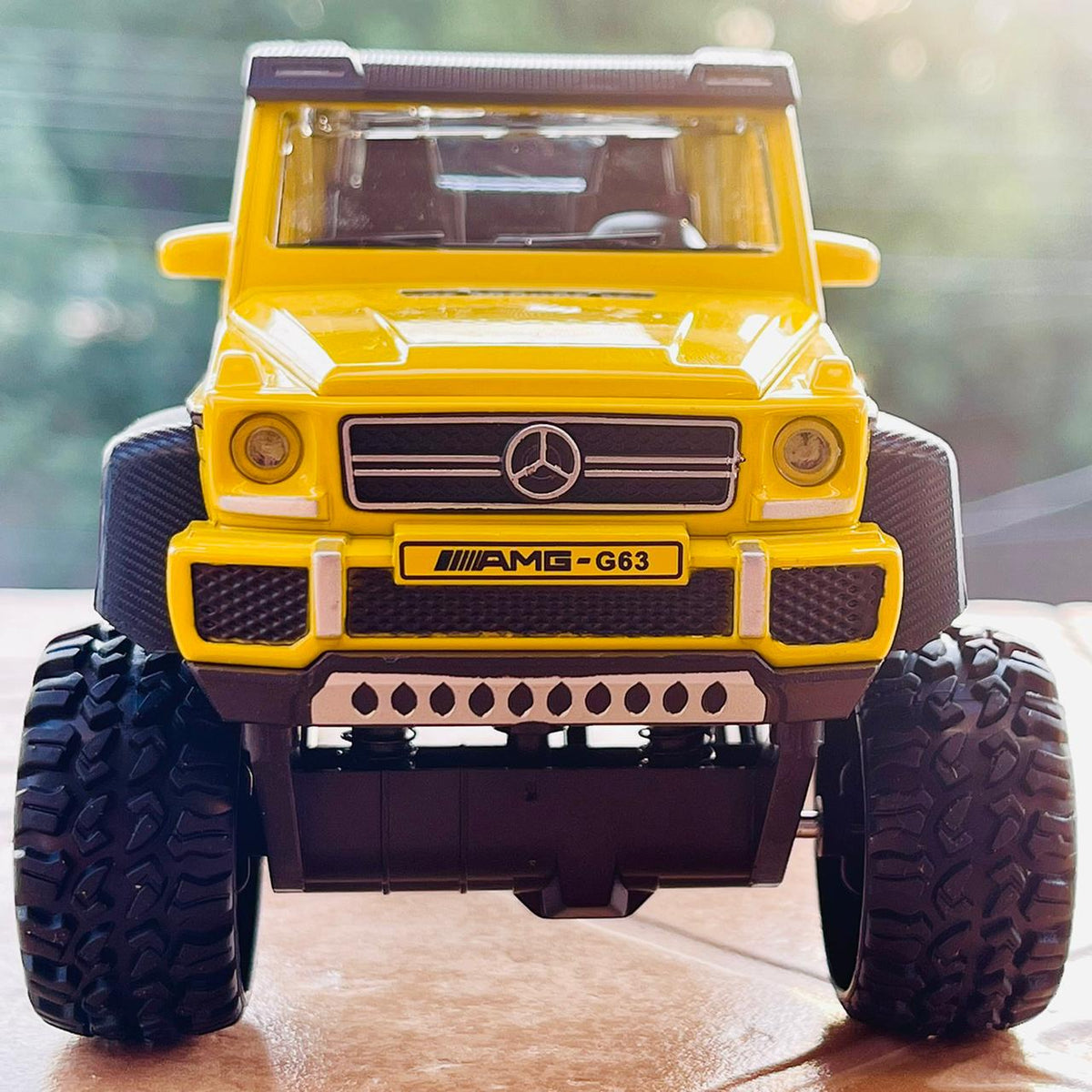 Diecast 1:24 Scale Mercedez AMG G63 6x6