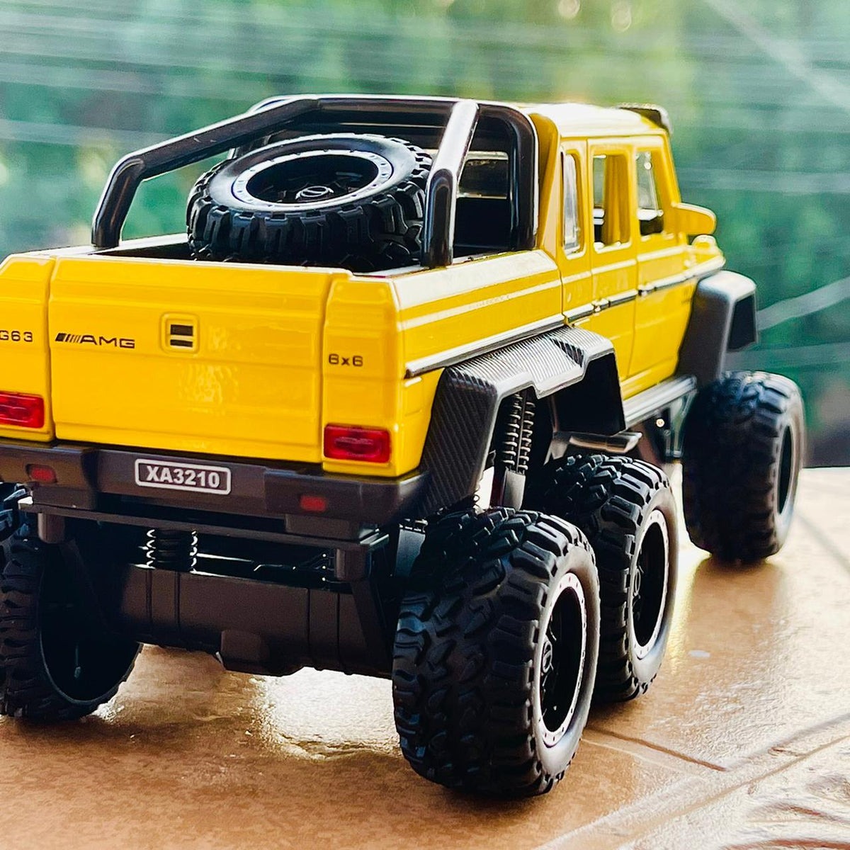 Diecast 1:24 Scale Mercedez AMG G63 6x6