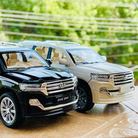 Diecast 1:24 Scale Land Cruiser V8 LC200