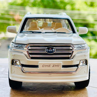 Diecast 1:24 Scale Land Cruiser V8 LC200