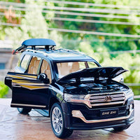 Diecast 1:24 Scale Land Cruiser V8 LC200