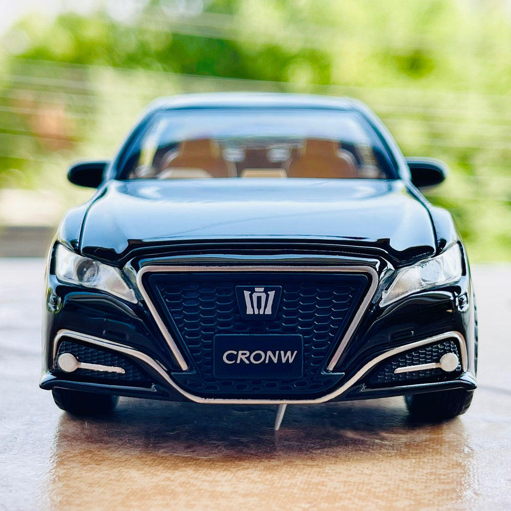 Diecast Toyota Crown Scale 1:32