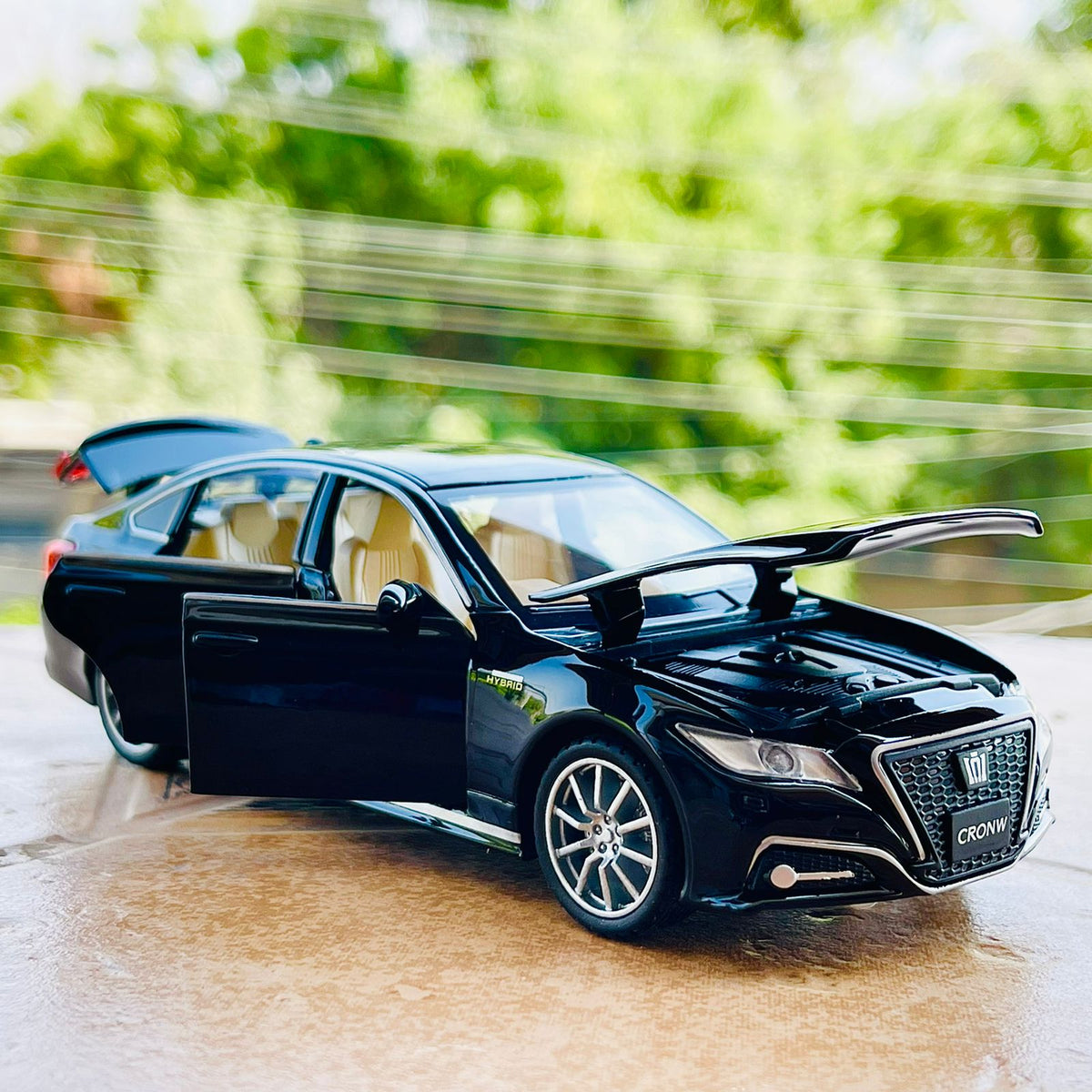 Diecast Toyota Crown Scale 1:32