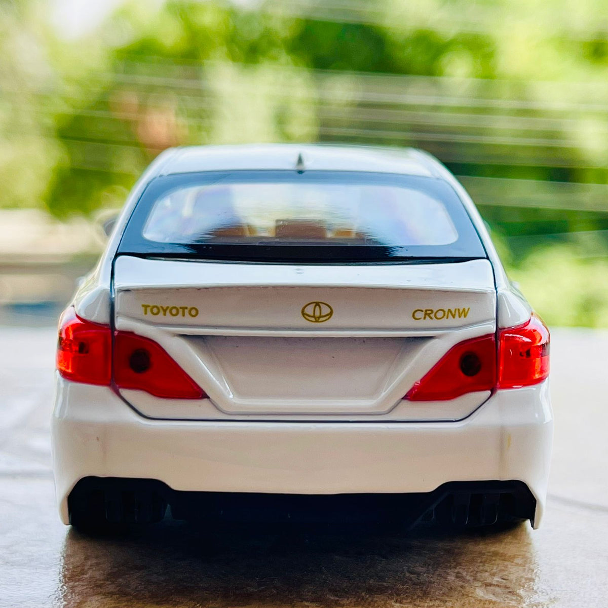 Diecast Toyota Crown Scale 1:32