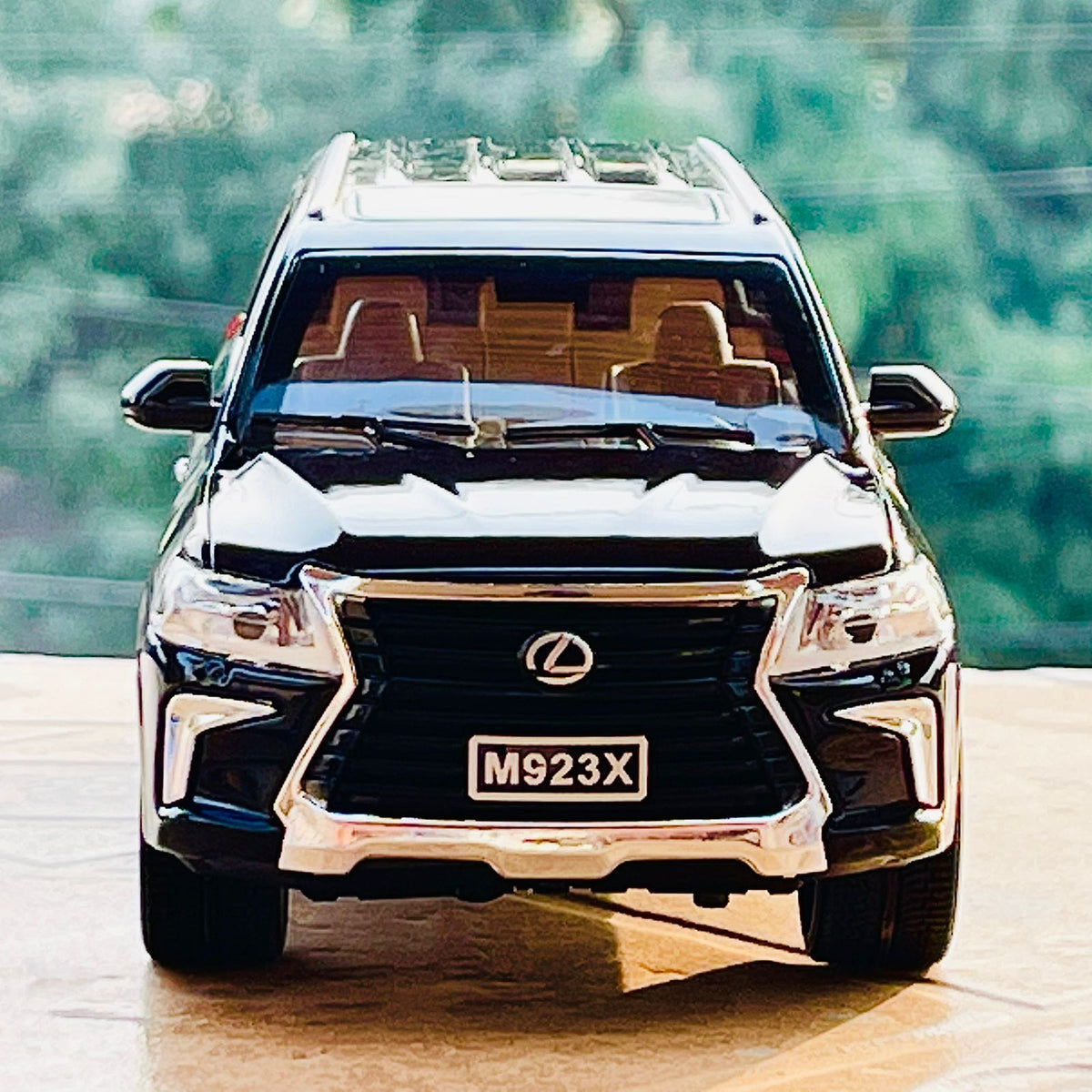Diecast 1:24 Scale Lexus LX570
