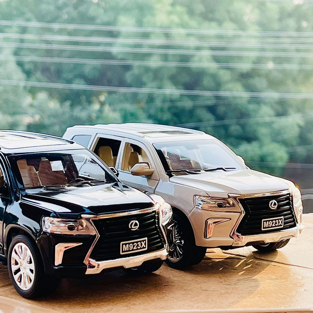 Diecast 1:24 Scale Lexus LX570