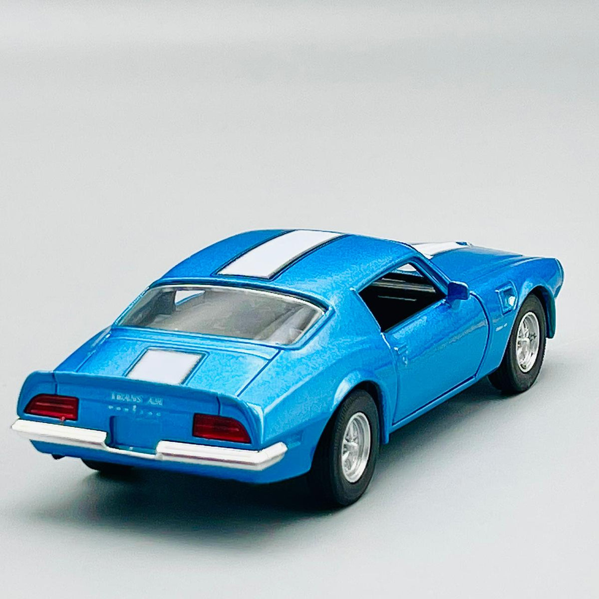 Die-cast 1972 Pontiac Fire-bird Trans - Welly