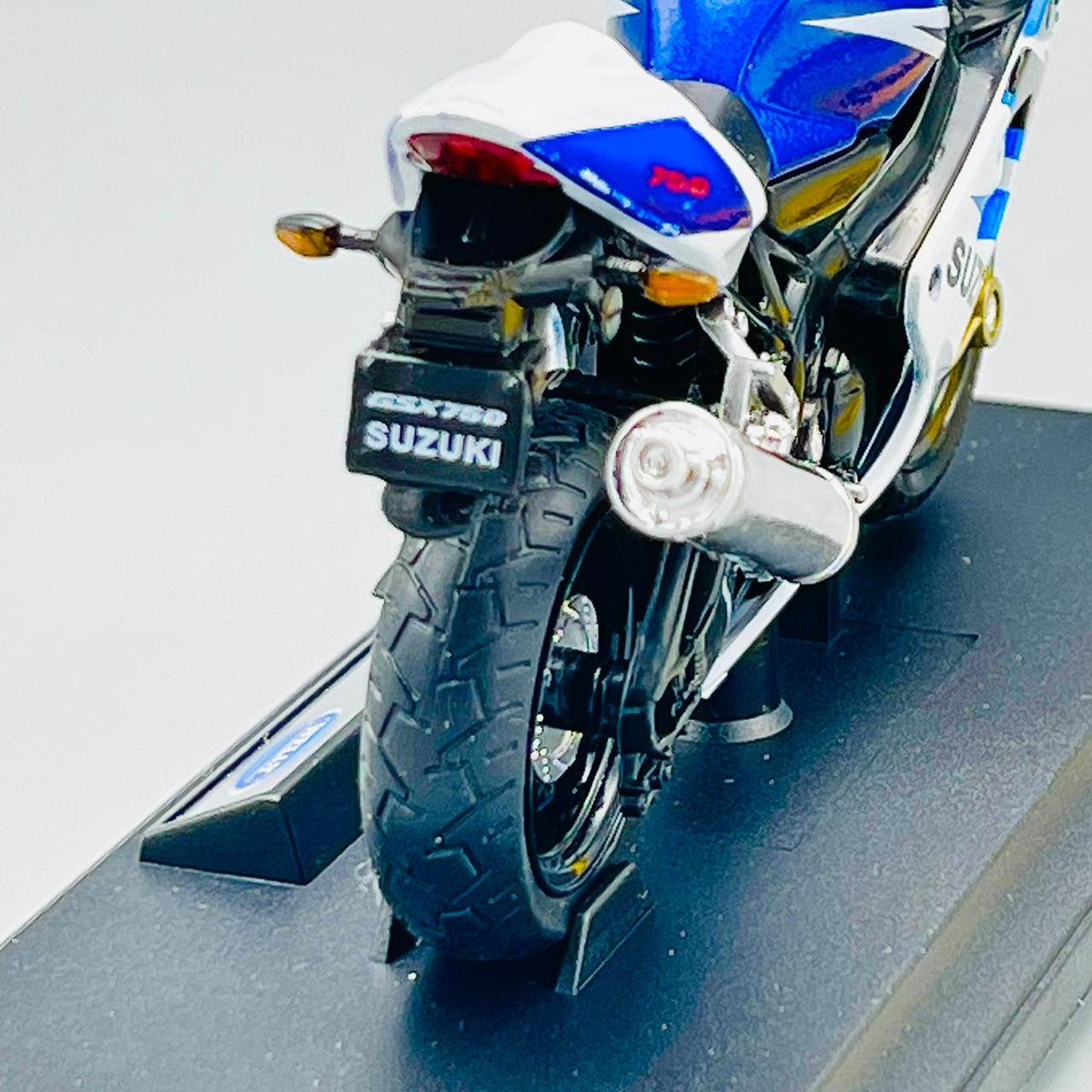 Die-cast Suzuki GSX-R750