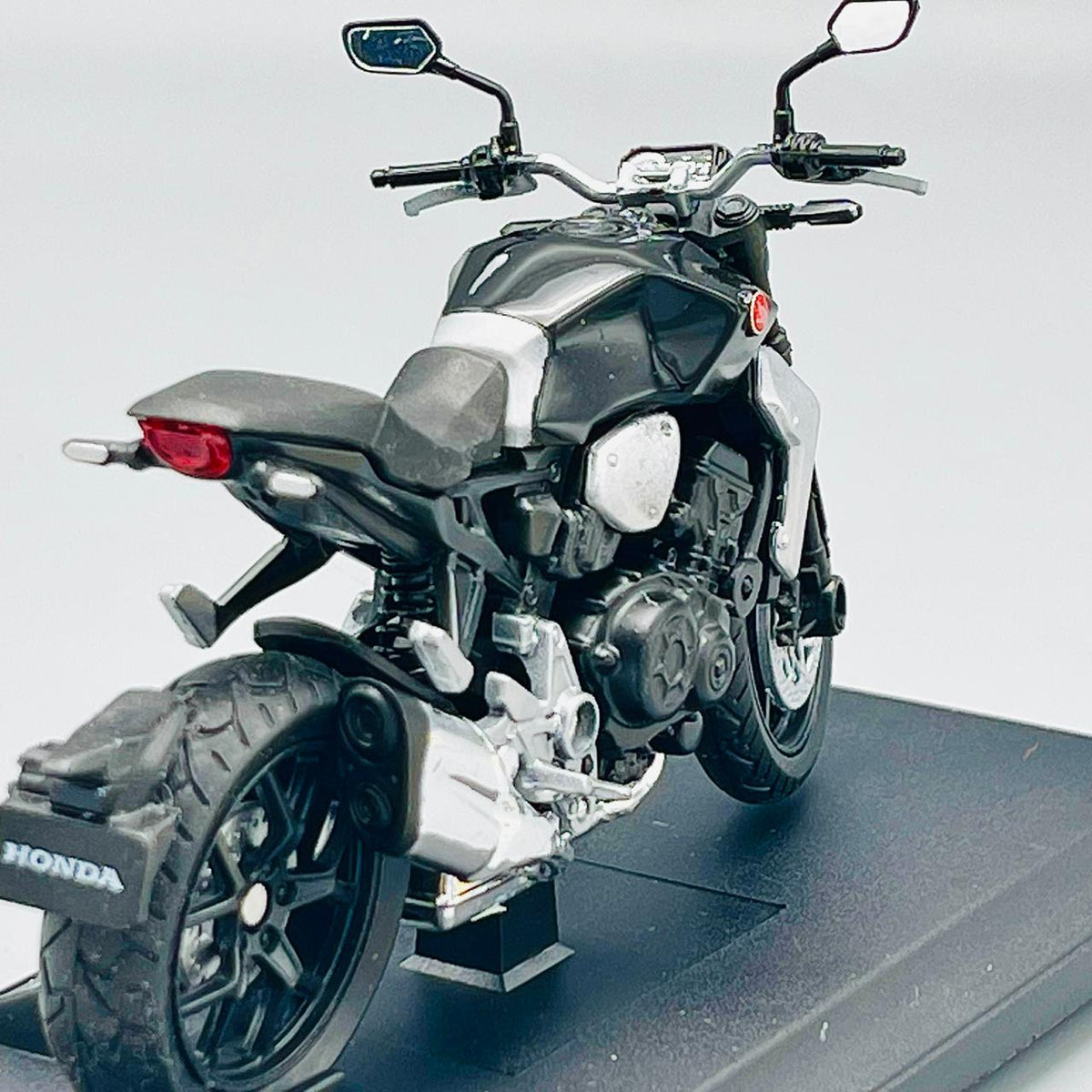 Die-cast 2018 Honda CBR 1000R - Welly