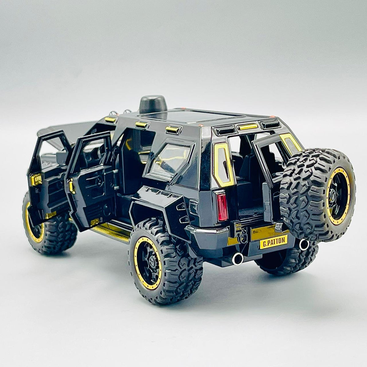 1:24 Diecast Metal Chariot George Patton Off Road SUV