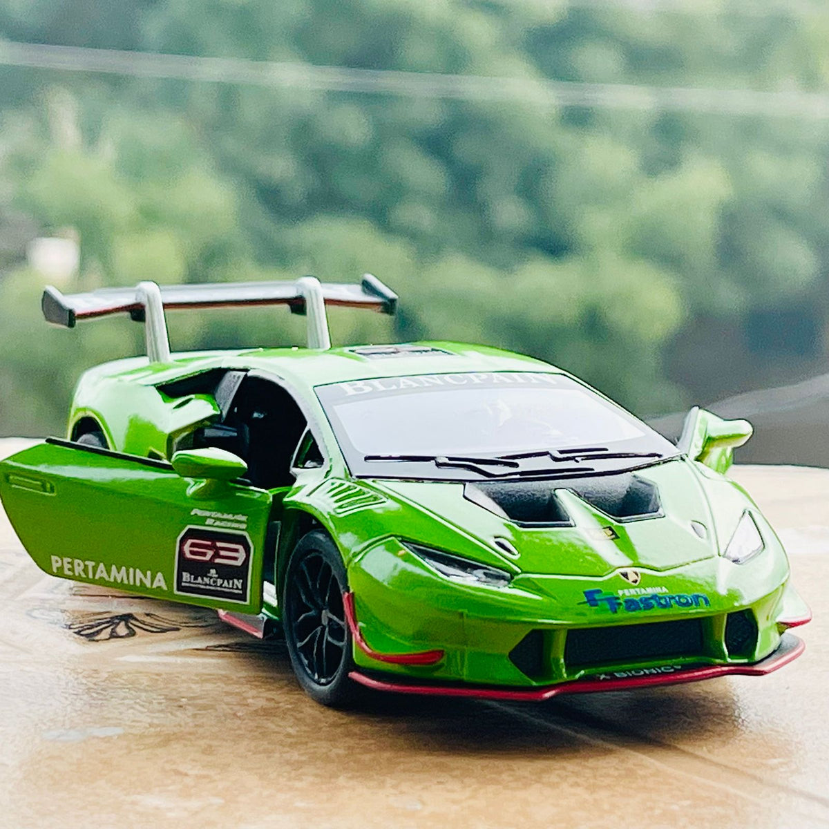 Kinsmart Metal Lamborghini Huracan LP620-2 Super Trofeo