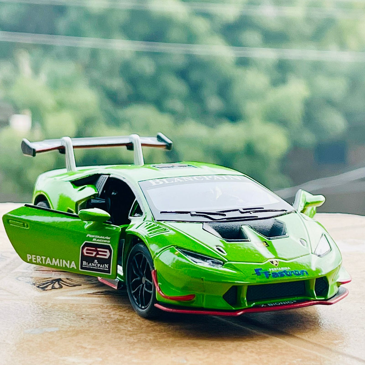 Kinsmart Metal Lamborghini Huracan LP620-2 Super Trofeo