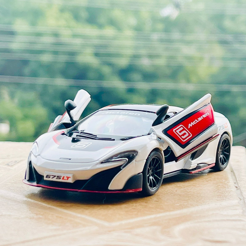 1:36 Kinsmart Metal McLaren 675LT - Sports Edition