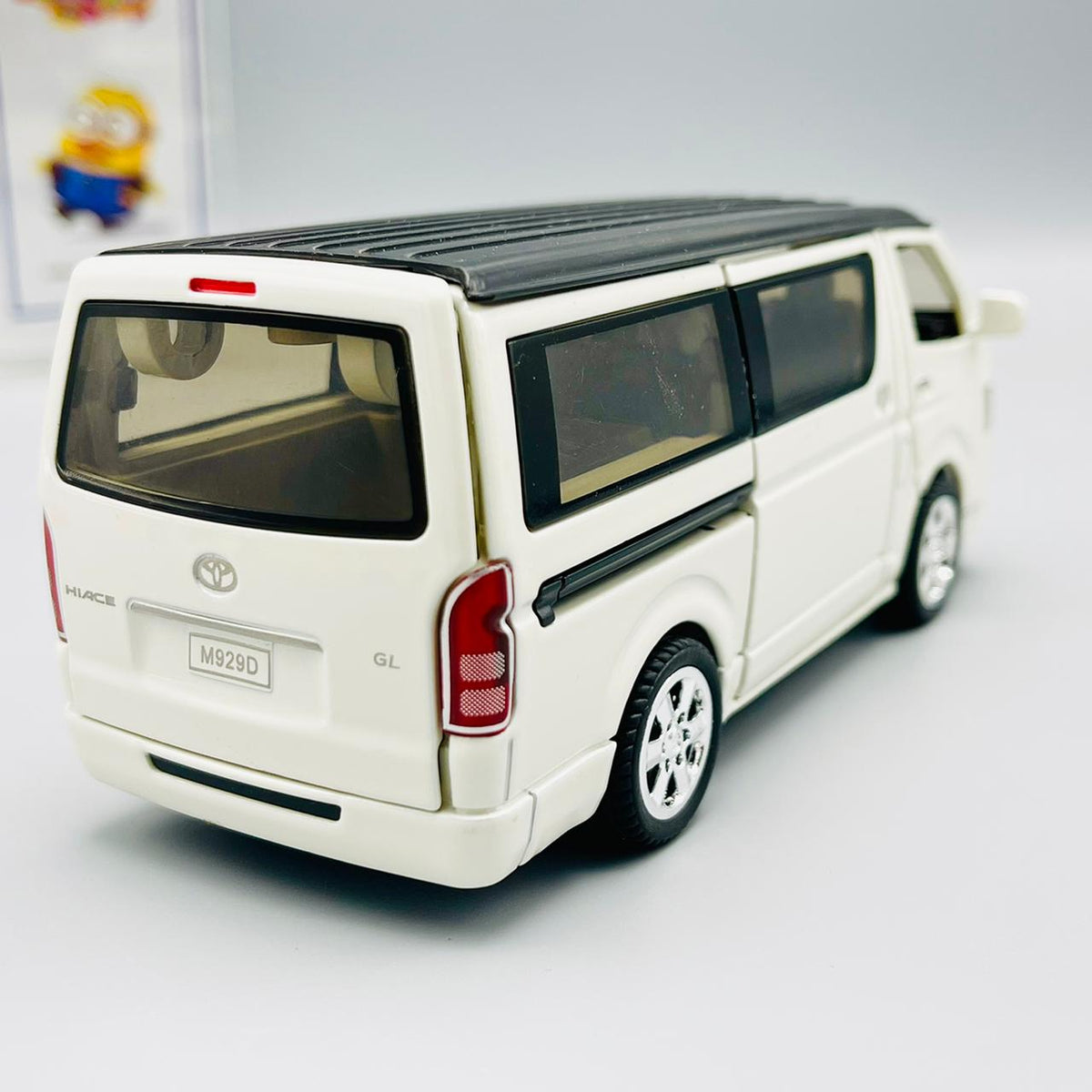 1:32 Diecast Toyota HIACE GL