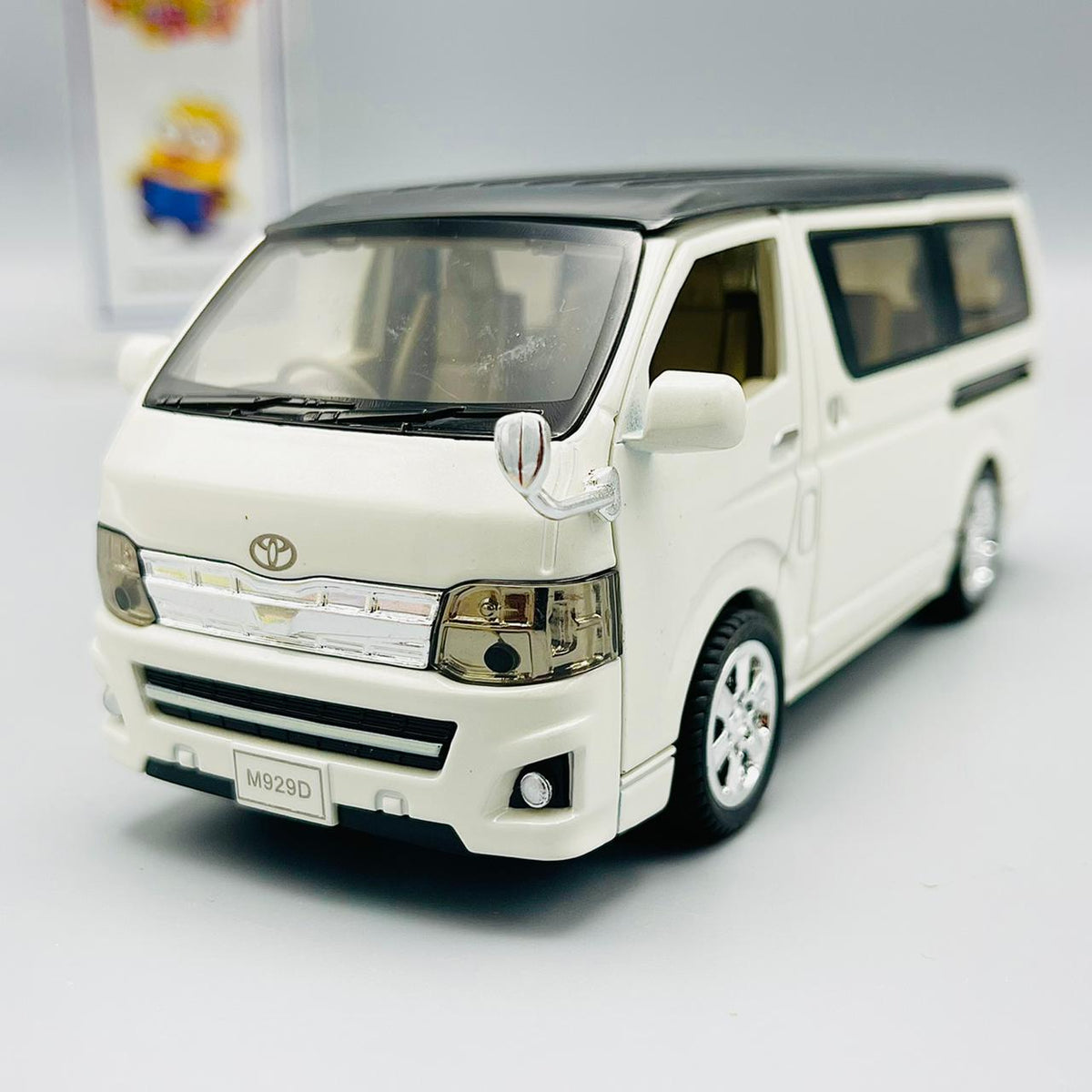 1:32 Diecast Toyota HIACE GL