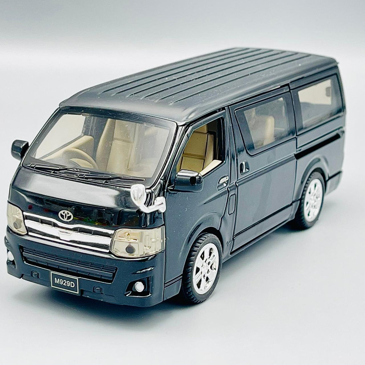 1:32 Diecast Toyota HIACE GL