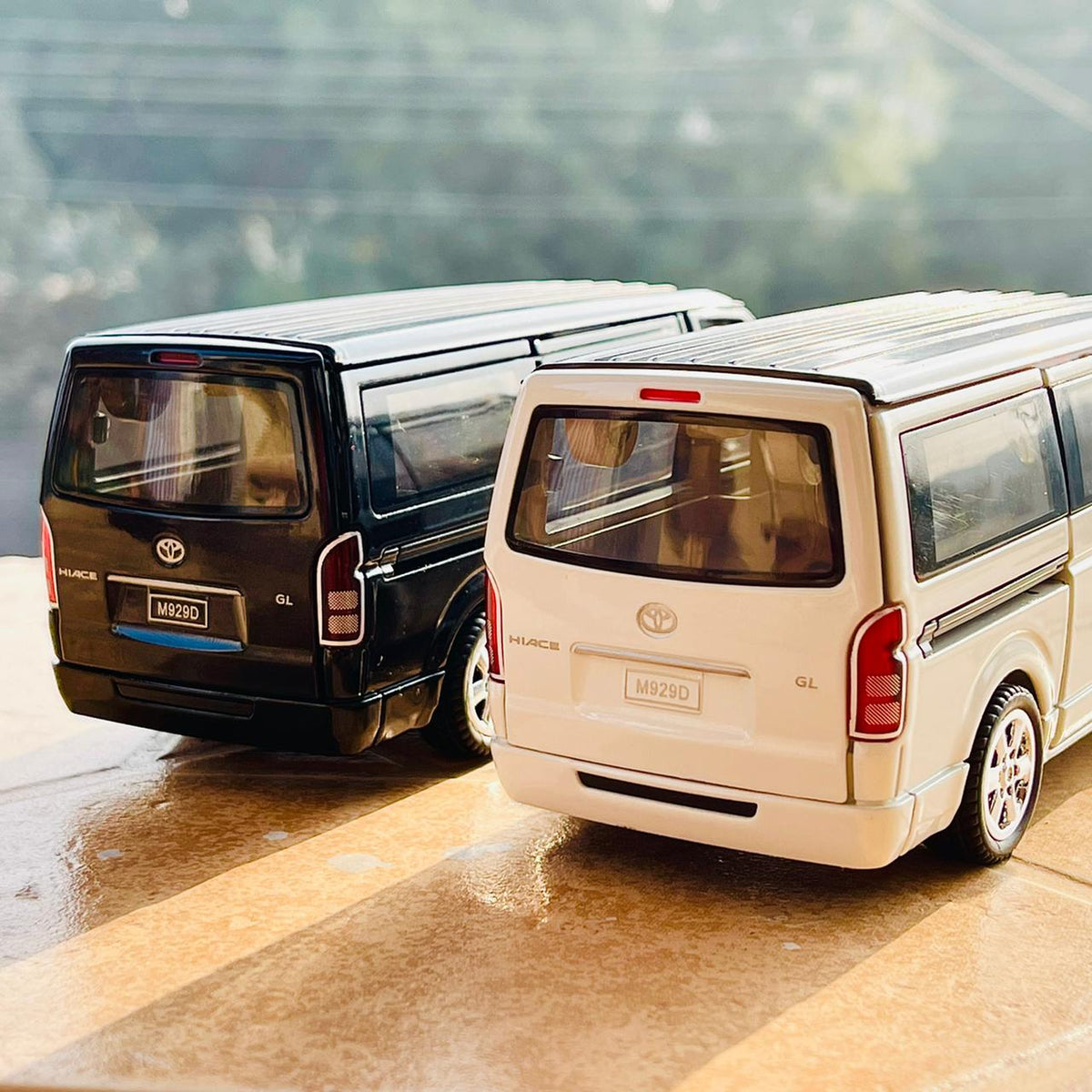 1:32 Diecast Toyota HIACE GL