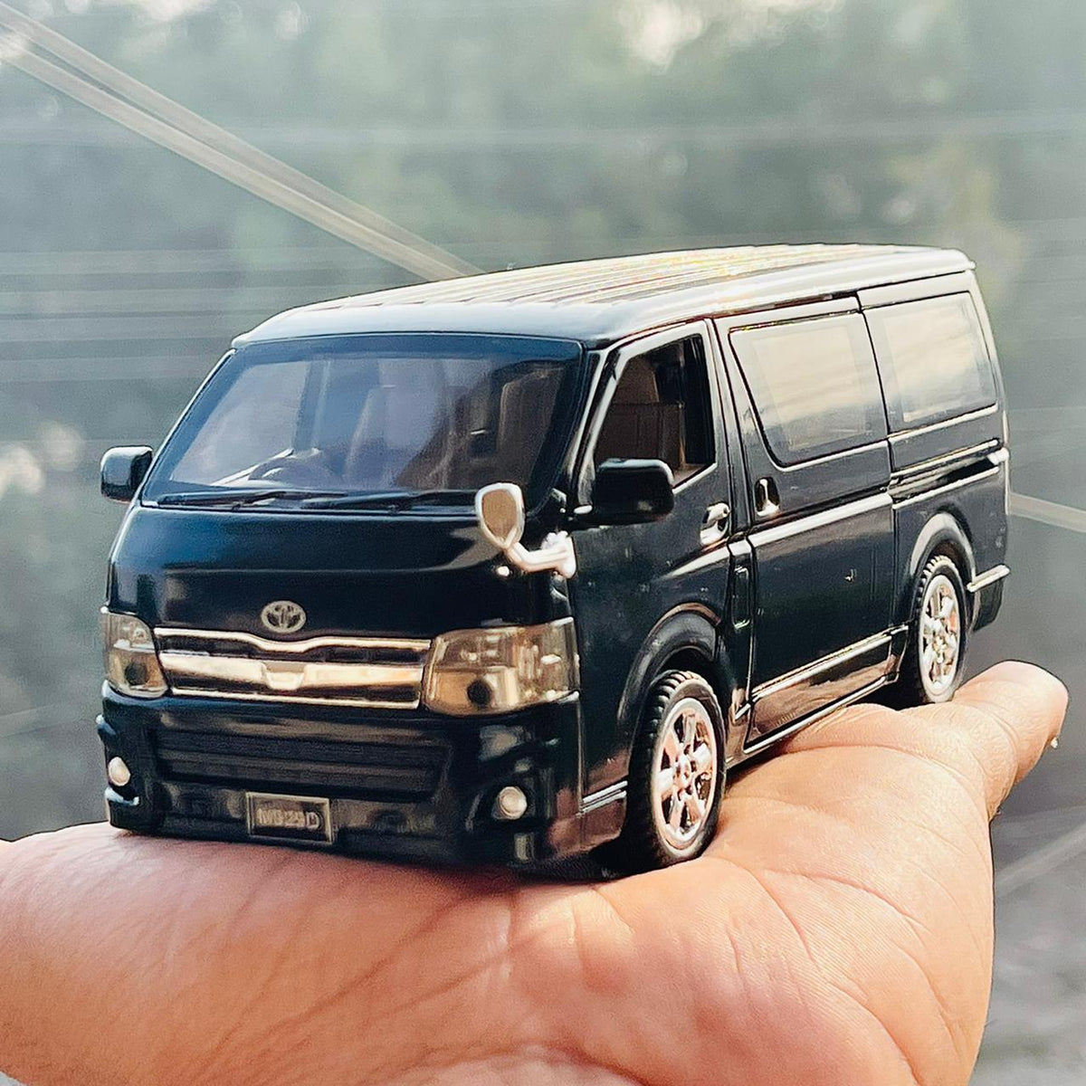 1:32 Diecast Toyota HIACE GL