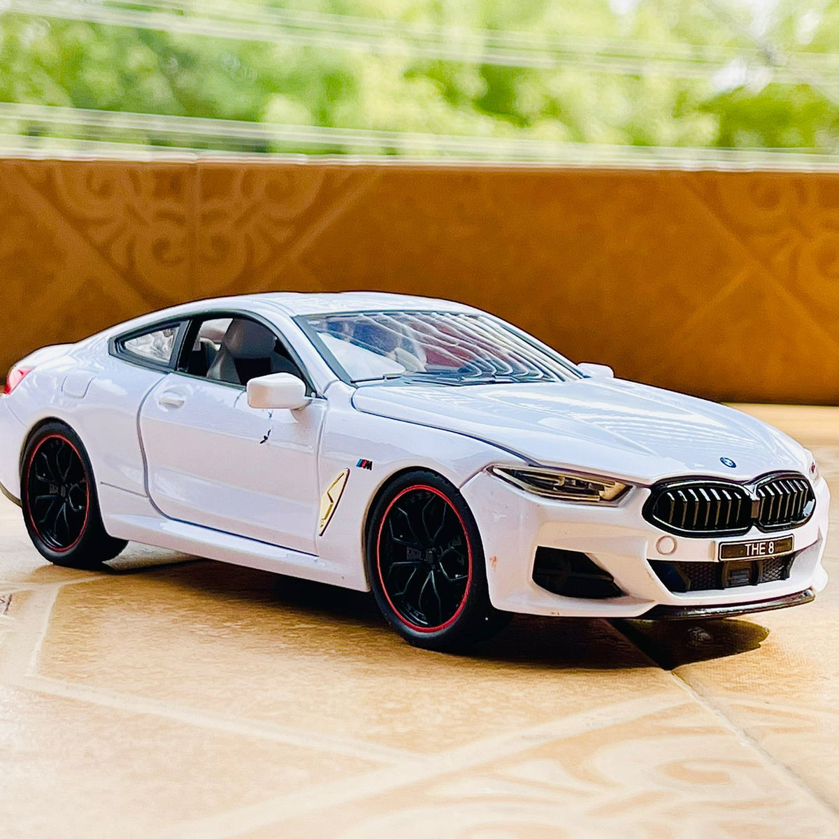 1:24 Diecast Metal BMW M8