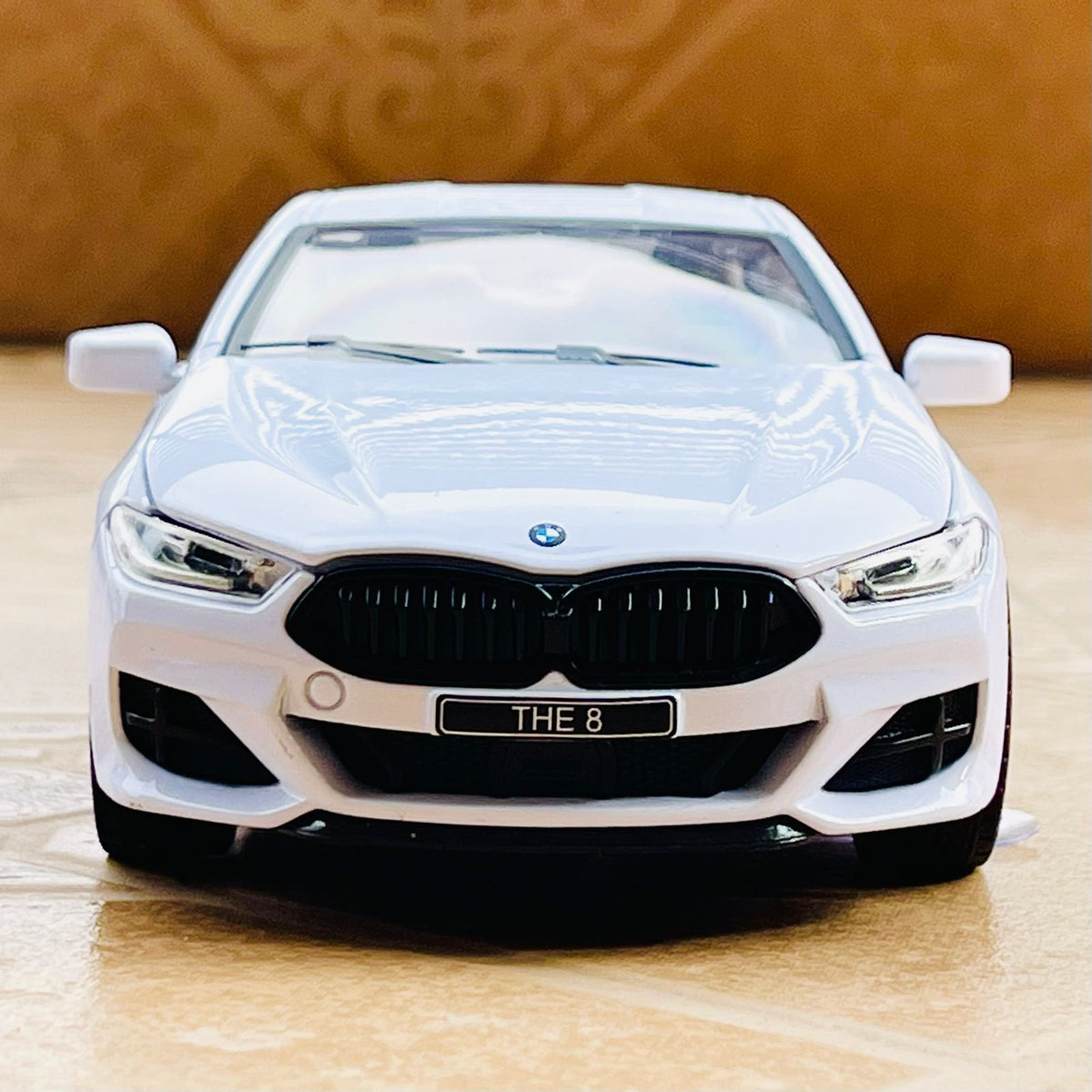 1:24 Diecast Metal BMW M8