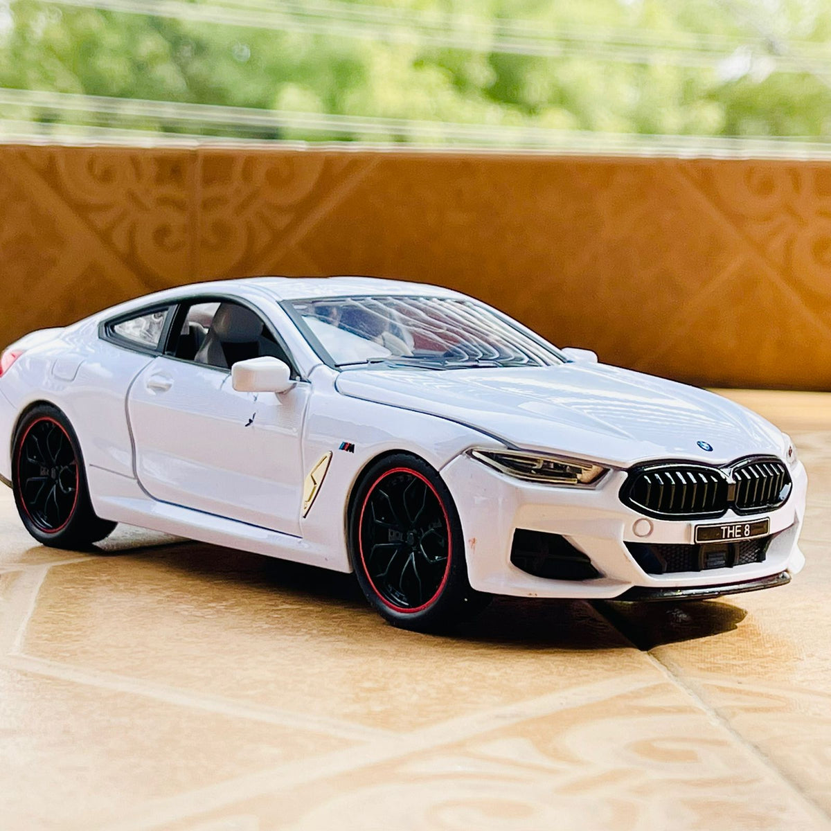 1:24 Diecast Metal BMW M8