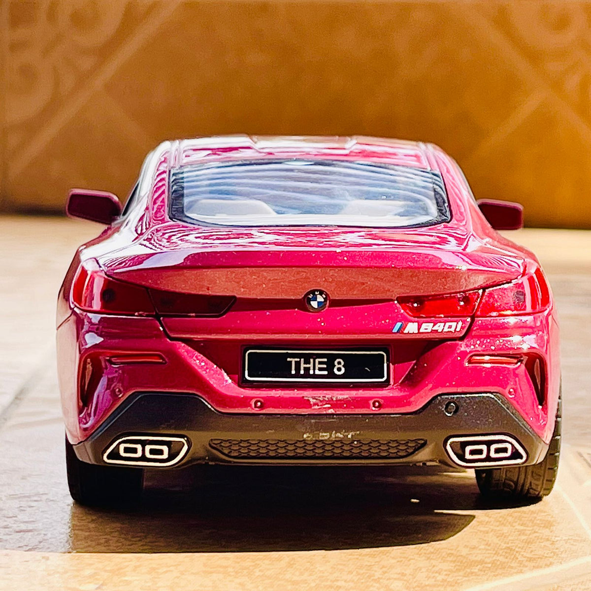 1:24 Diecast Metal BMW M8