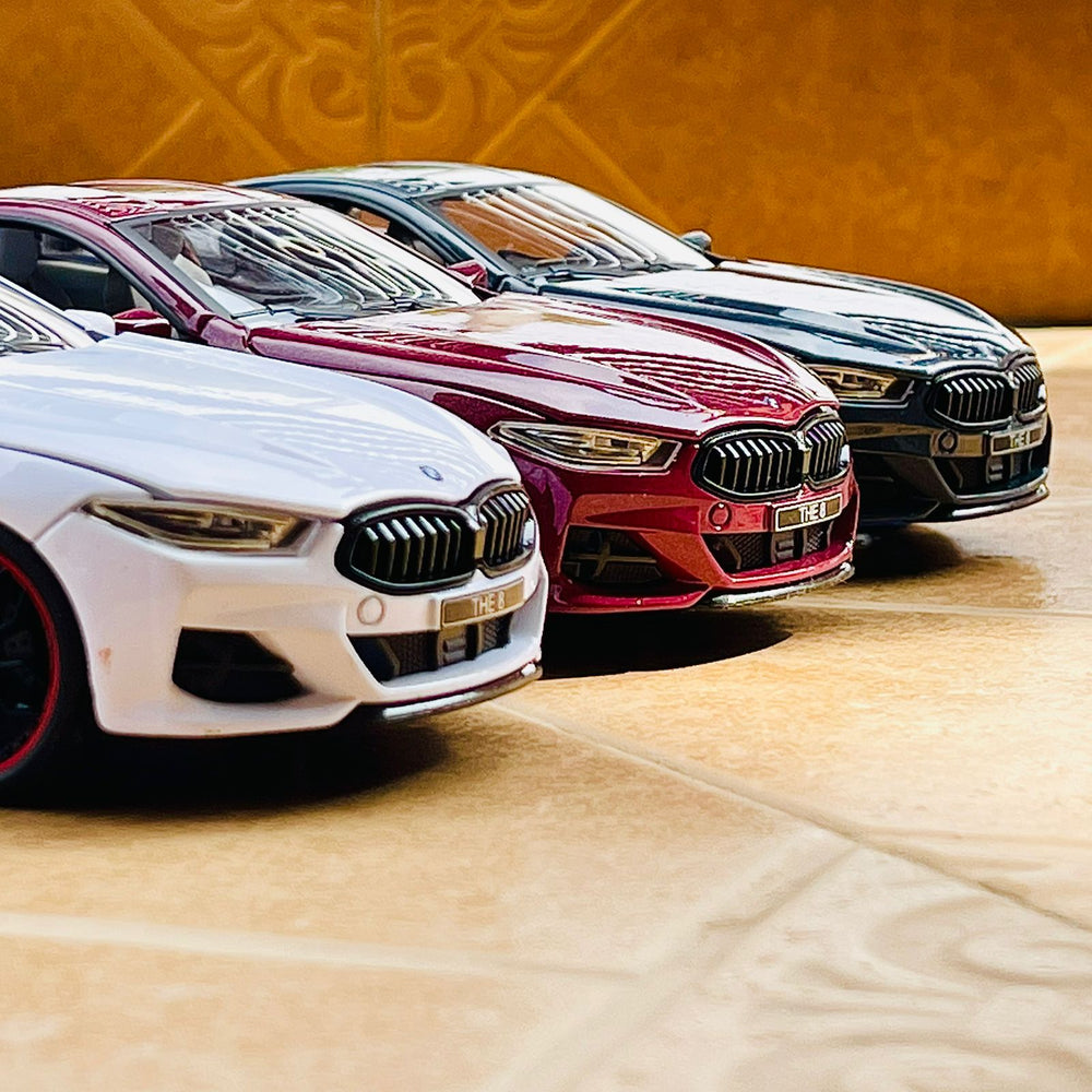 1:24 Diecast Metal BMW M8