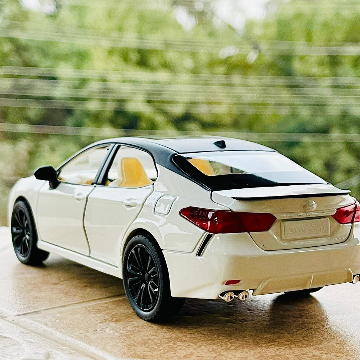 1:24 Diecast Metal Toyota Camry