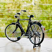 1:10 Scale Classic Diecast Bicycle (Toy)