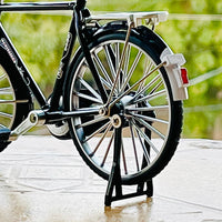 1:10 Scale Classic Diecast Bicycle (Toy)