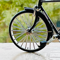 1:10 Scale Classic Diecast Bicycle (Toy)