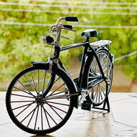 1:10 Scale Classic Diecast Bicycle (Toy)
