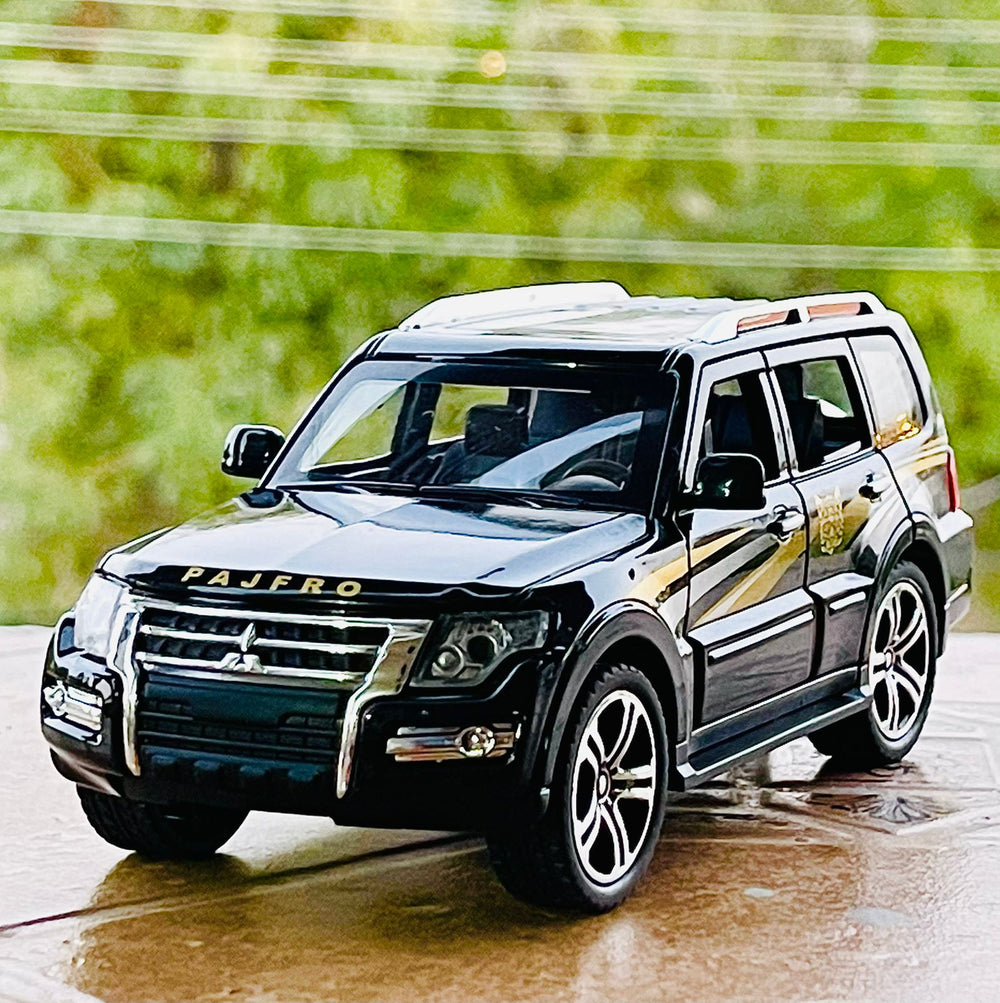 1:32 Diecast Mitsubishi Pajero
