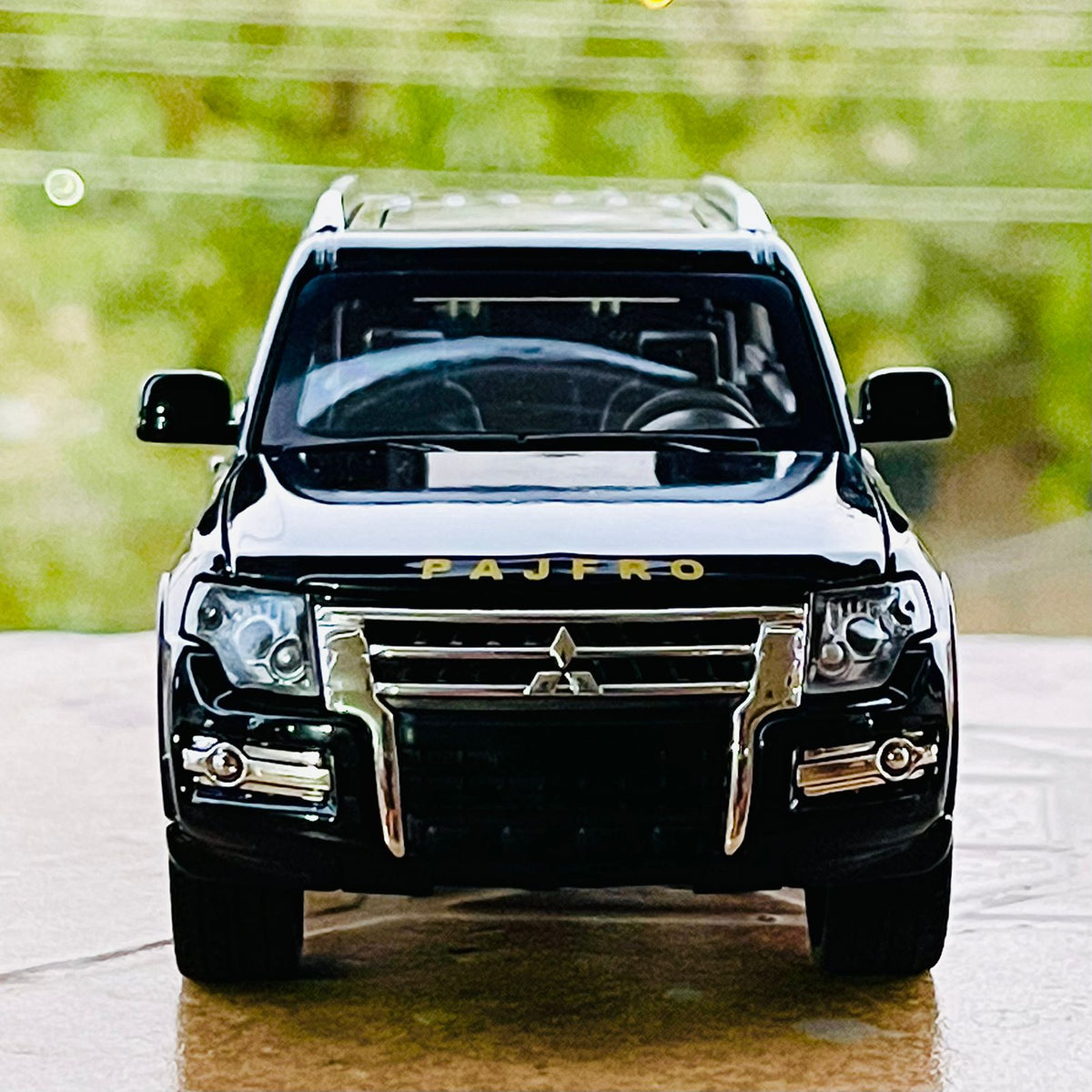 1:32 Diecast Mitsubishi Pajero