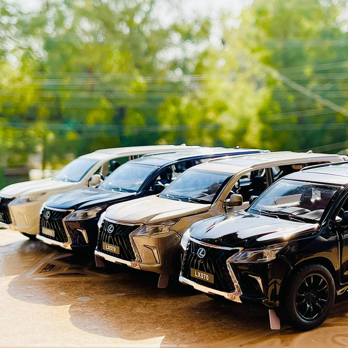 1:32 Diecast Lexus LX 570 - Major Fault