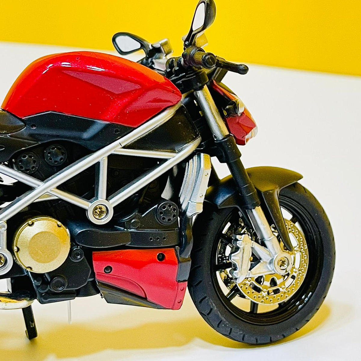 Diecast Metal Motor Bike - Collectors Edition