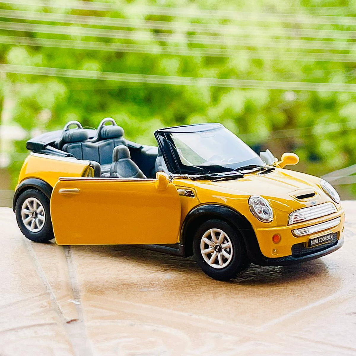 Kinsmart Metal Body 1:28 Mini Cooper S - Convertible