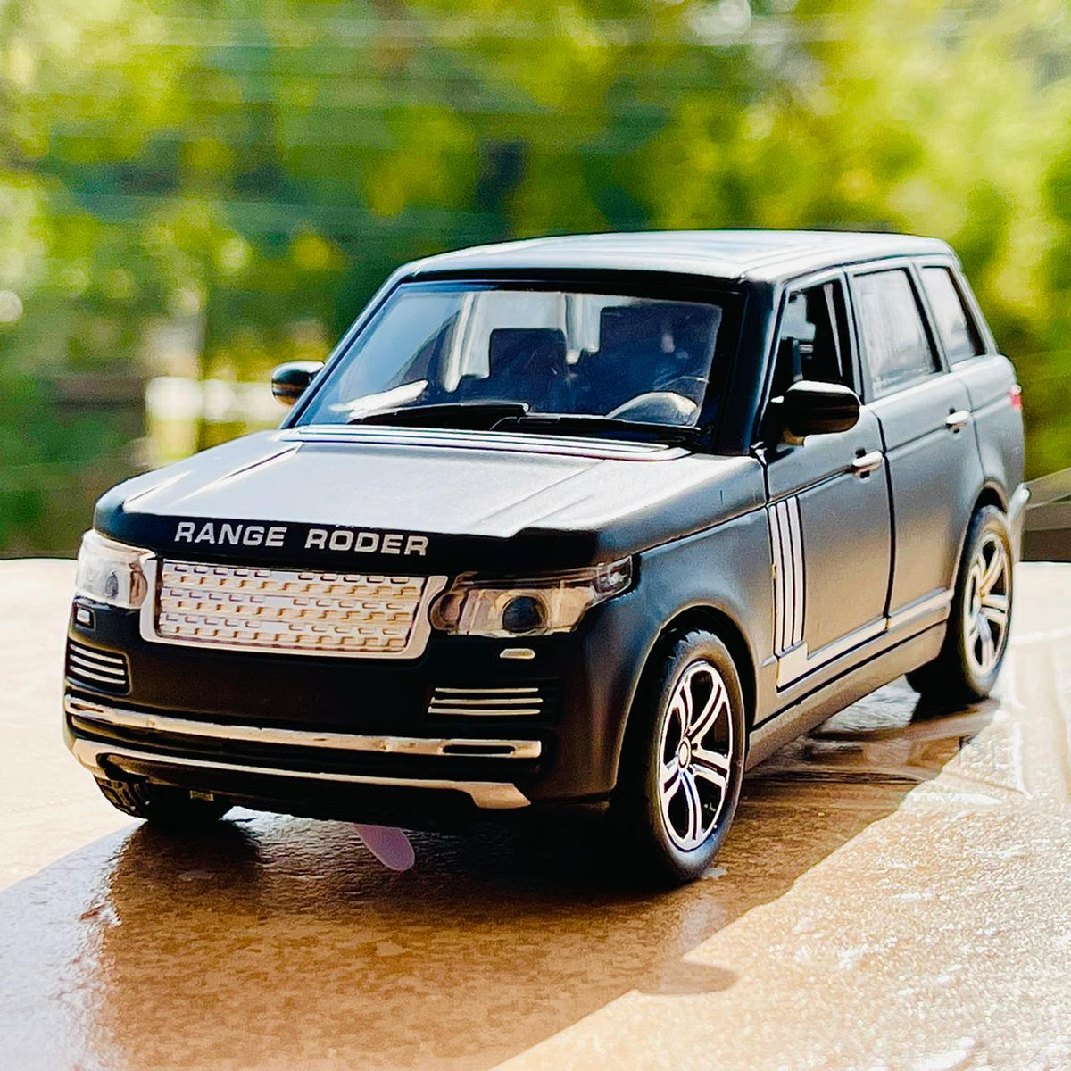 1:32 Diecast Range Rover