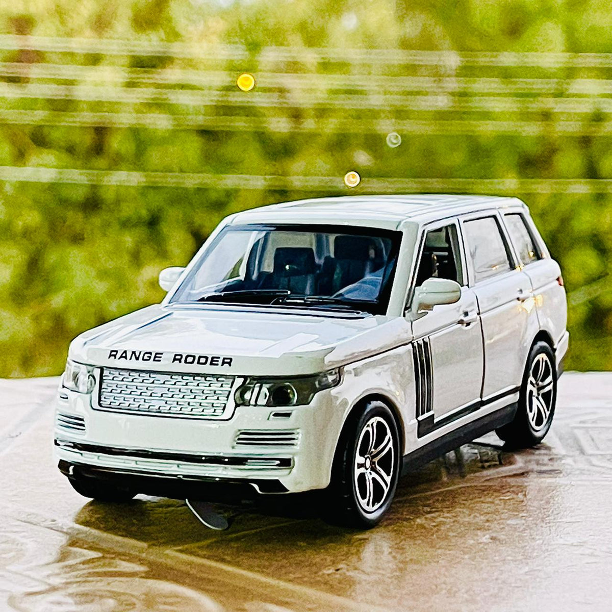 1:32 Diecast Range Rover