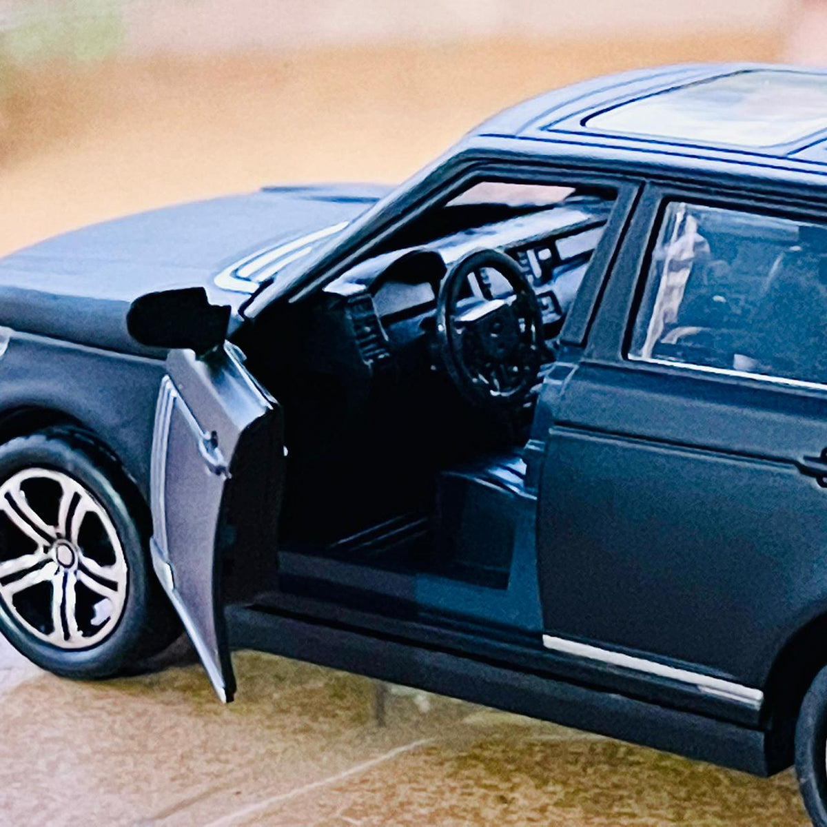 1:32 Diecast Range Rover