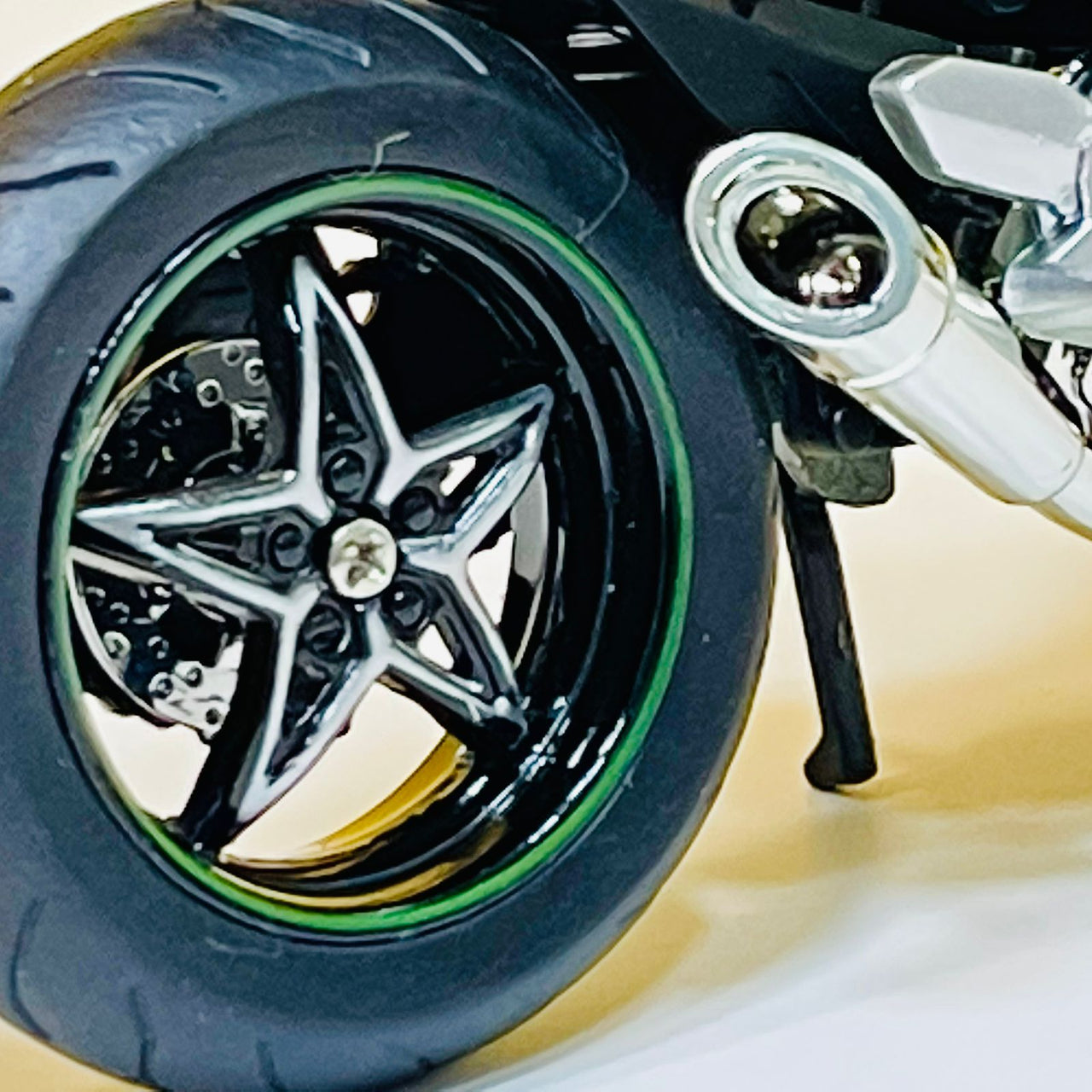 1:12 Diecast Metal Kawasaki Ninja H2R
