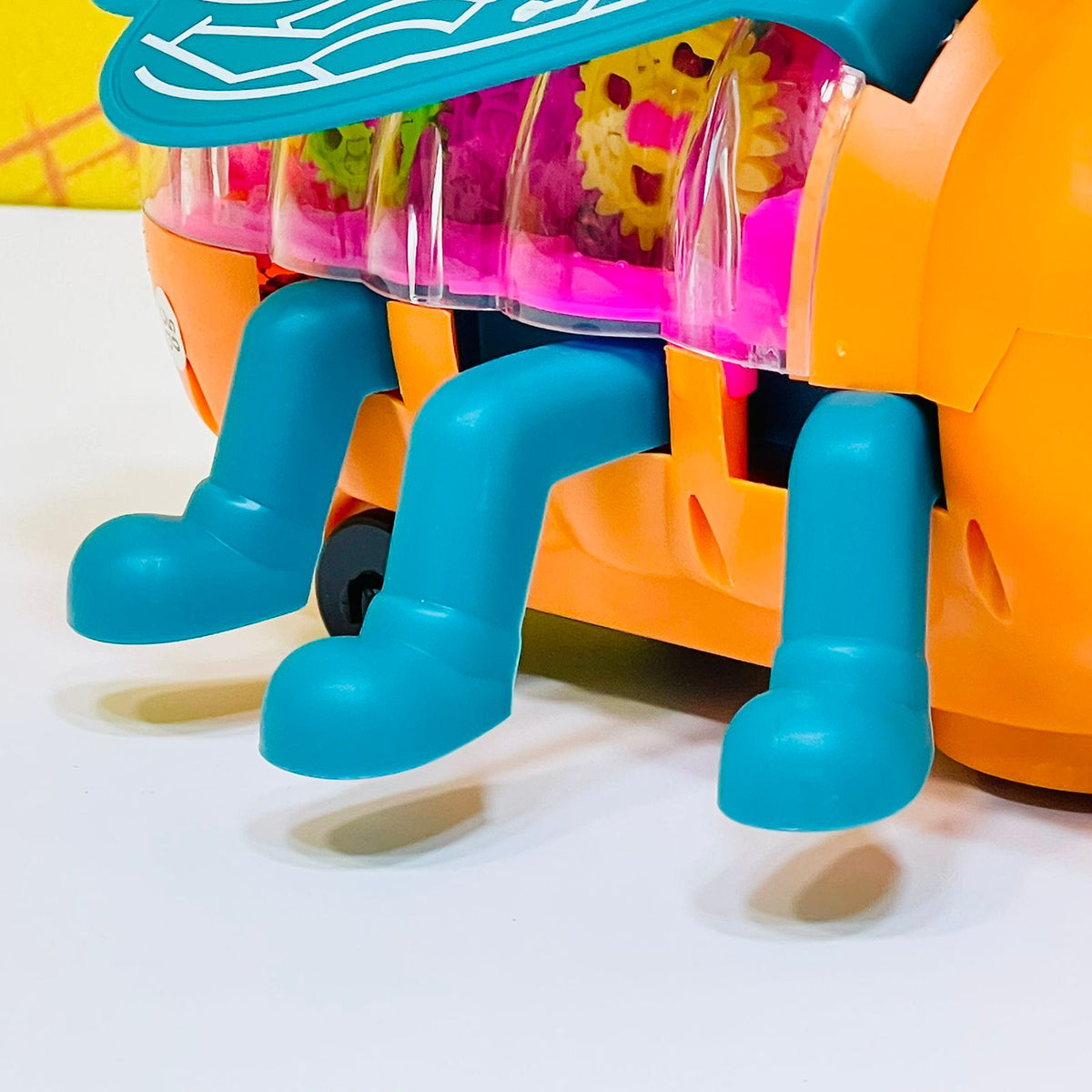 Electric Transparent Gear Bee with Lights and Sound