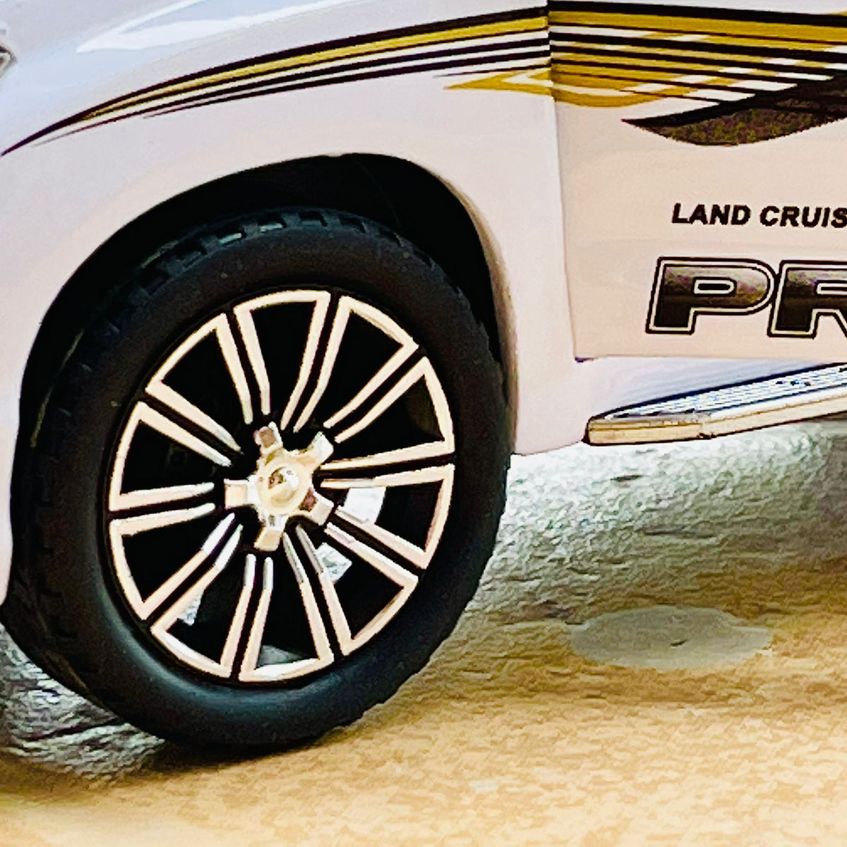 Die-cast Land Cruiser Prado TX