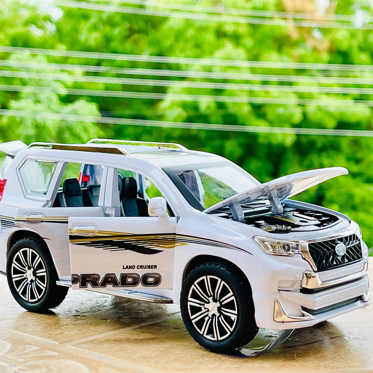 Die-cast Land Cruiser Prado TX